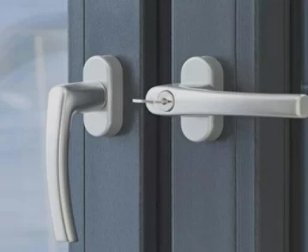 Установка детских замков