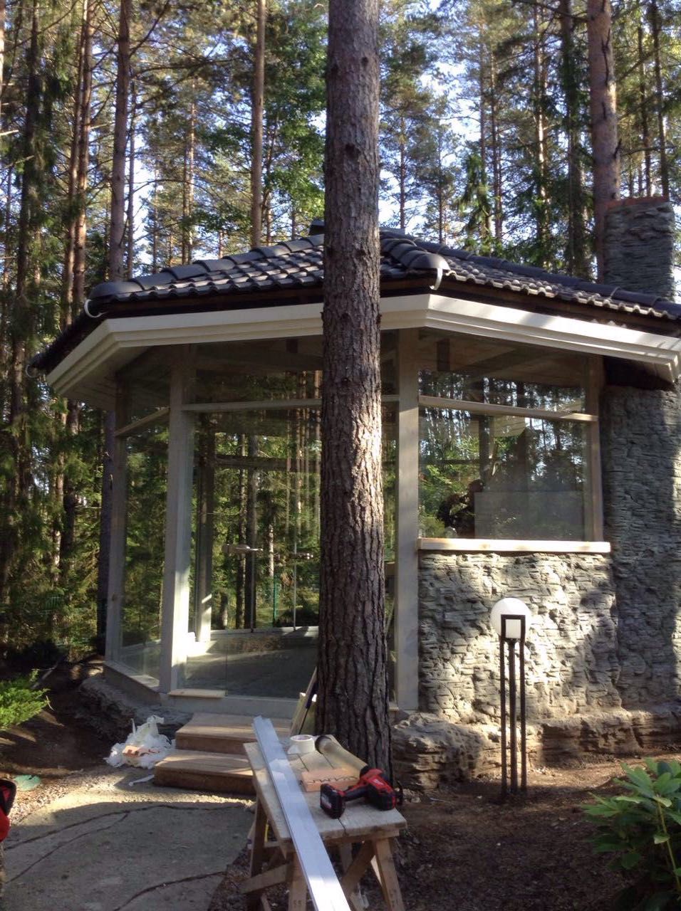 Безрамное остекление беседкок и террас